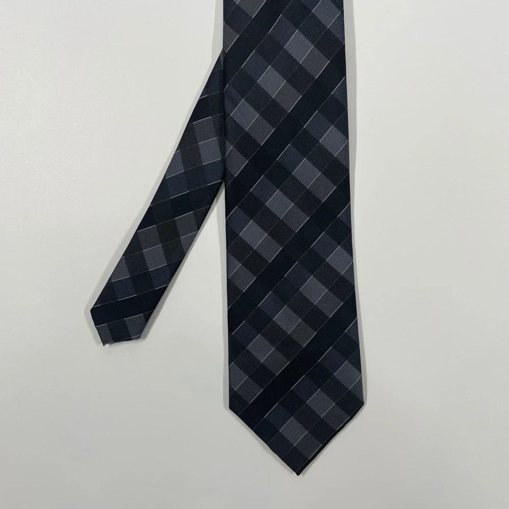 Cruise Club Grey Black Checkered Plaid Microfiber Necktie Mens OS
